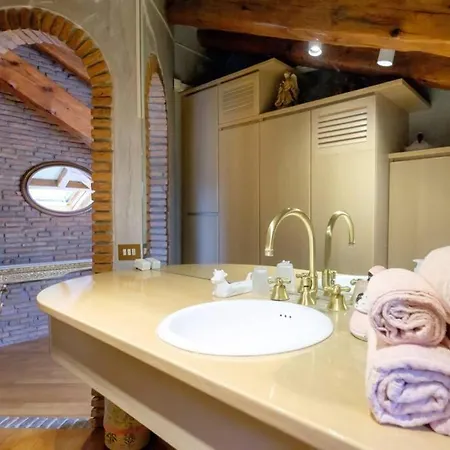 6 Ponterosso - Luxury Attic * Триест